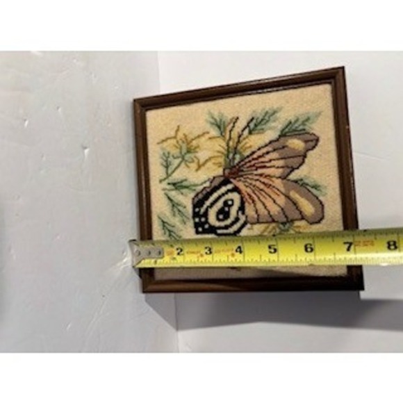 Vintage Framed Butterfly Needlepoint Embroidery Wall Art 7x7 - Picture 5 of 11
